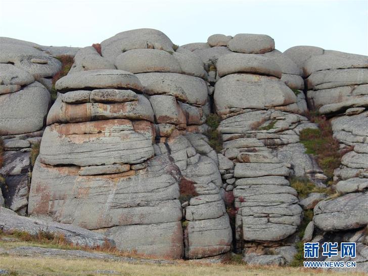 (XHDW·图文互动)(1)中国考古重大发现“通天洞”成新疆热门旅游目的地