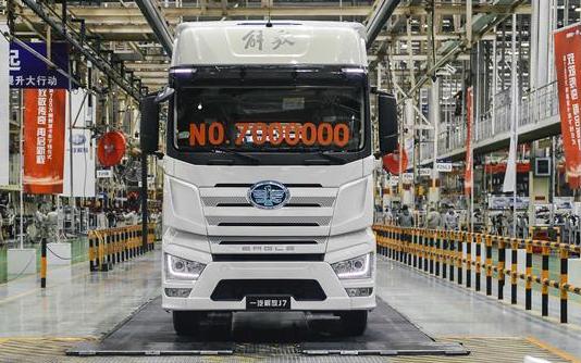 (壮阔东方潮 奋进新时代——庆祝改革开放40年)(1)“解放”之路——从1到700万