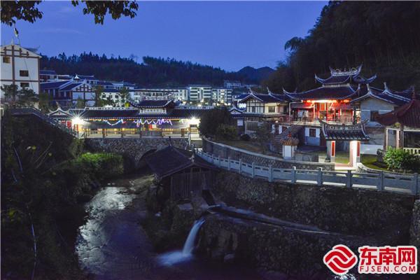 青水夜景美如画.jpg 青水夜景美如画.jpg