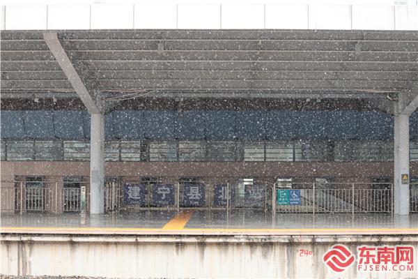 建宁县北站雪景。 庄钰翔 摄.jpg 建宁县北站雪景。 庄钰翔 摄.jpg