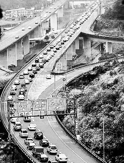 台湾春运:十几万张火车票“秒杀”黄牛当道