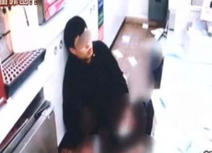 ▲揪眾砍人少年嗆「我爸是警察!」家屬質疑警方有意拖延。(圖/翻攝自華視新聞)