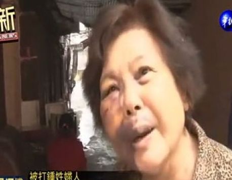 ▲一名鍾姓阿嬤被騎士狂毆,如今人已逮到,她堅持提告。(圖/翻攝自華視新聞)
