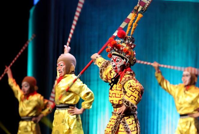 (文化)(1)长三角师生文艺汇演迎国庆