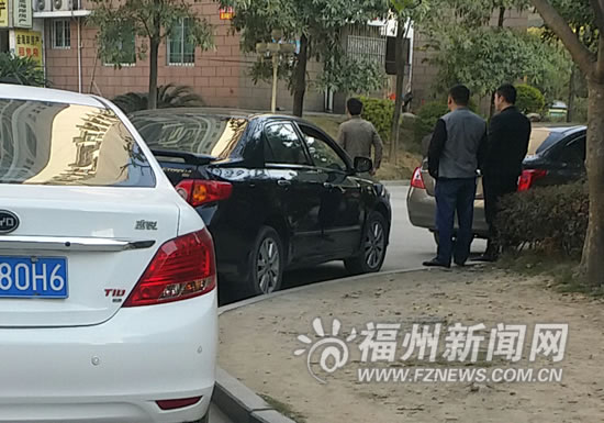 交通不便带火生意　福州鹤林新城不少私家车载客