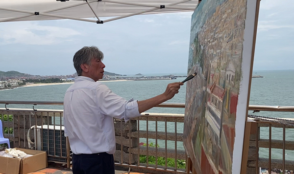 范迪安笔下的“崇武古城”：万里海疆的新时代活力