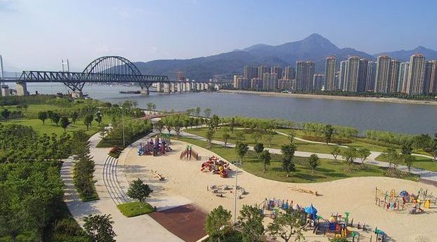 赏南江滨生态公园美景　沙滩儿童游乐园建成开放
