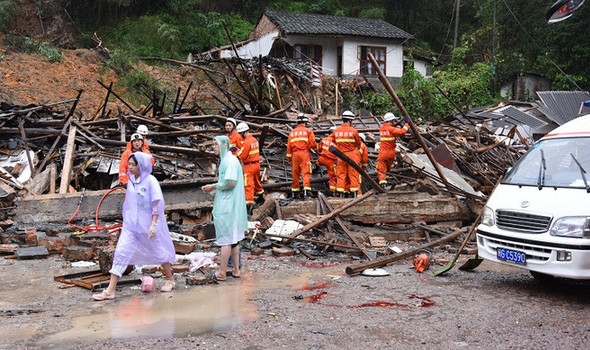 三明梅列一房屋被土石滑坡冲毁