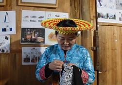 （图文互动）（1）土特产“变身”文创品