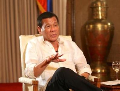 杜特尔特会见新加坡总统哈莉玛 两国签署8份合作谅解备忘录