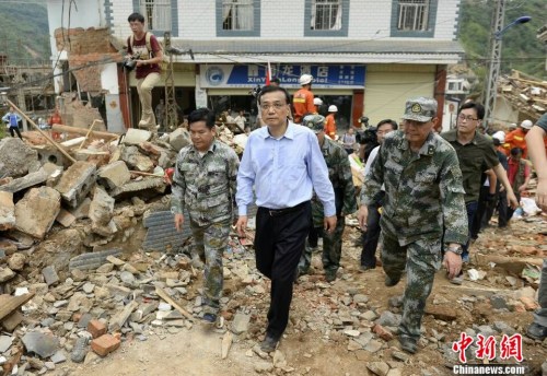 李克强：多救助一个生命就能多幸福一个家庭（图）