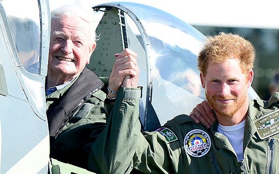 英哈里王子蓄须出席二战纪念活动被赞性感（图）