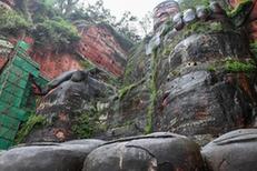 （今日关注·乐山大佛“体检”·图文互动）（1）乐山大佛新世纪最大规模“体检”触达核心区域