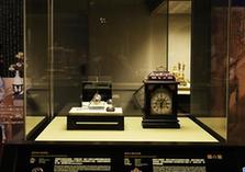 （XHDW）（1）故宫馆藏机械钟表及丝路山水地图在港亮相