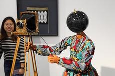 （图文互动）（1）香港巴塞尔艺术展创纪录吸引8.8万名访客