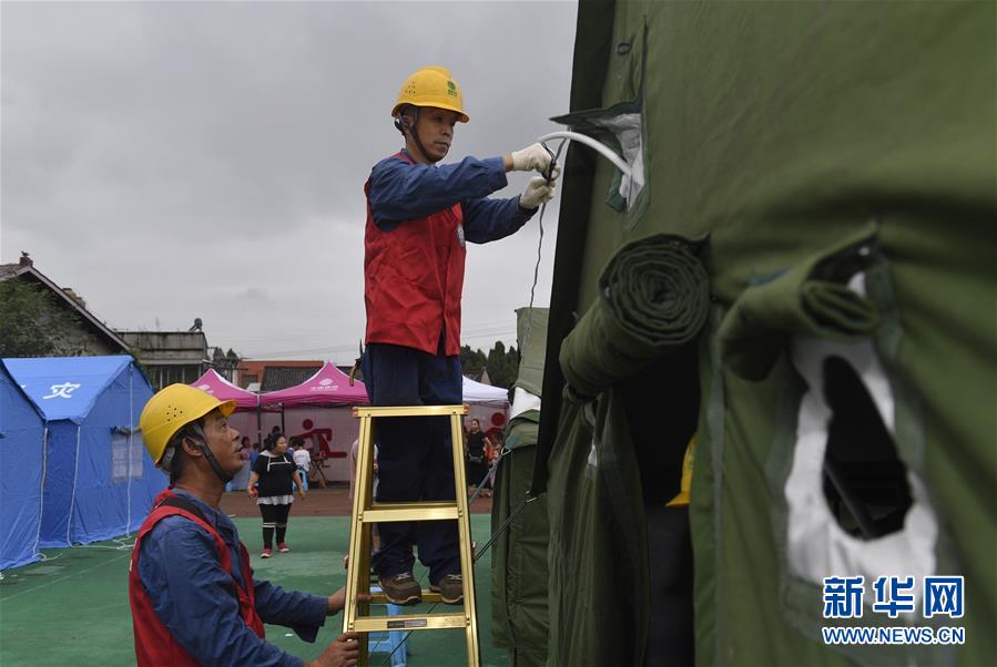 （社会）（6）四川威远地震灾区应急救援有序进行