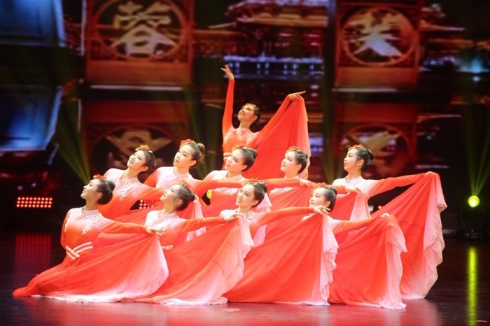 舞蹈《灯火里的中国》（蔡鹏程摄）.JPG